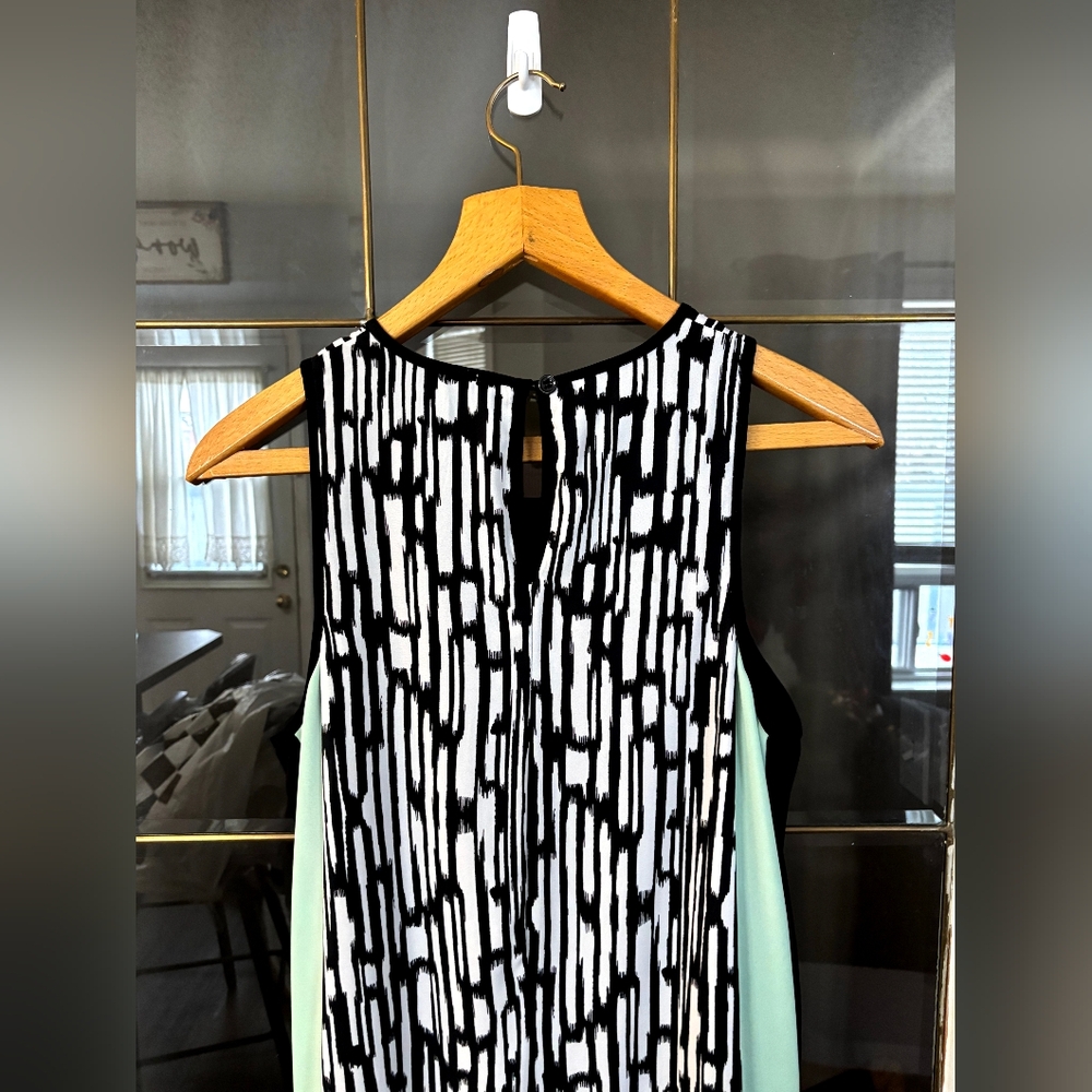 Stylish Black and White Patterned Dress with Mint Accents - Picture 5 of 8